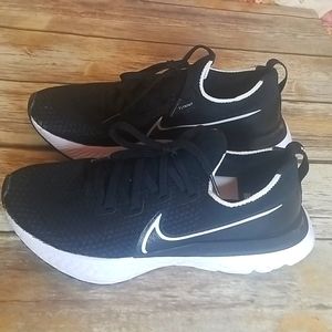 Men's Nike infinity React Running Shoe Size 8.5